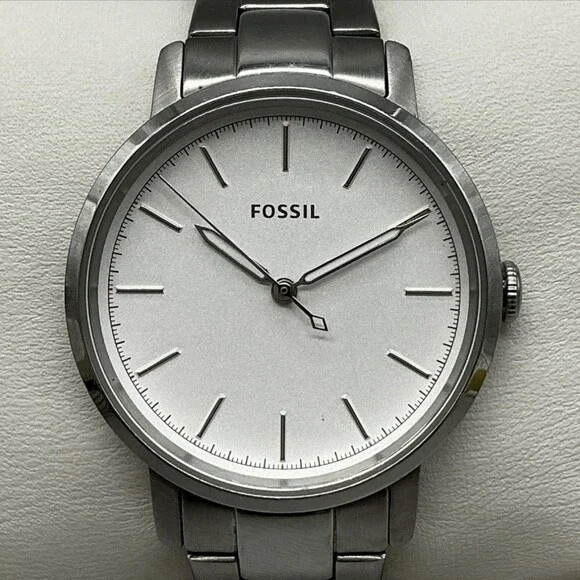 Fossil Minimalist ES4183 Womens Watch 33mm Silver Dial New Battery 5.75