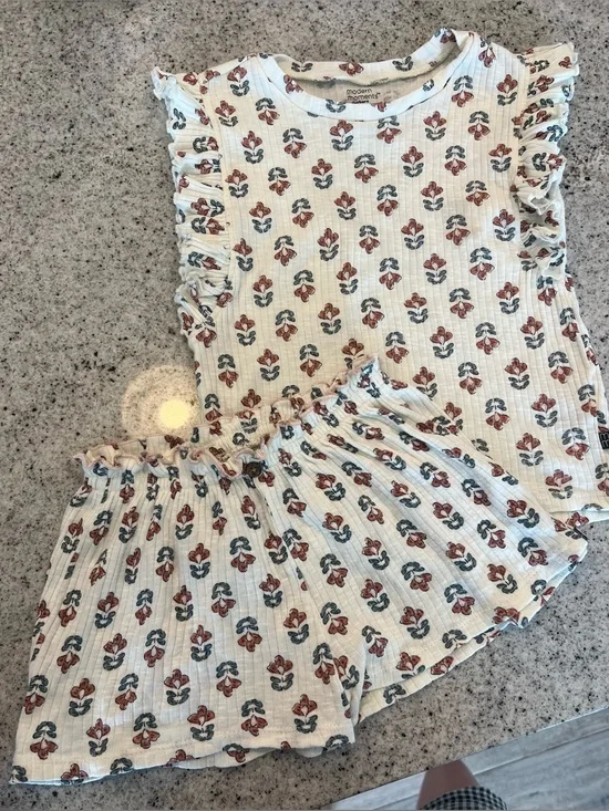 Modern Moments outfit matching set little girl 5T shorts shirt