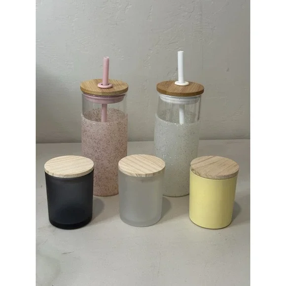 Lot Of 5 20 oz glass tumblers (2) silicone sleeve bamboo lid straw & frosted (3)
