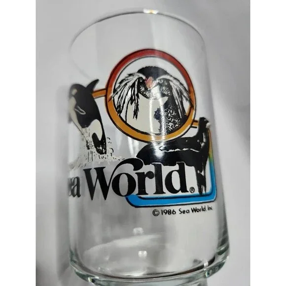 SeaWorld 1986 Vintage Glass Cup