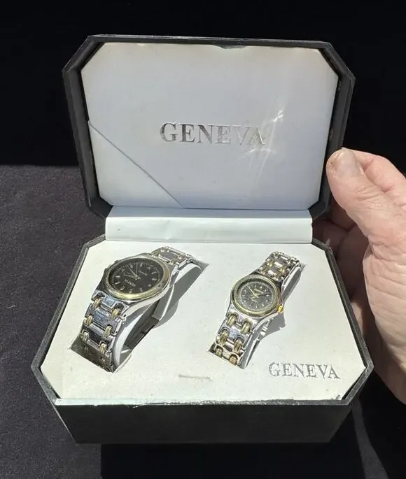 Vintage Geneva Quartz His And Her Used Watches In Original Box LO14