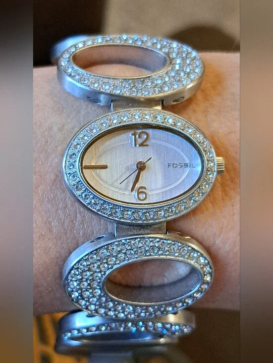 Beautiful Fossil Silver Oval Bracelet Watch Bling Crystals Stainless Steel