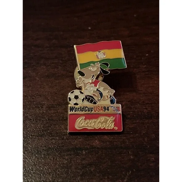 1994‎ USA World Cup Coca-Cola Stryker Dog Mascot Bolivia Flag Lapel Hat Pin