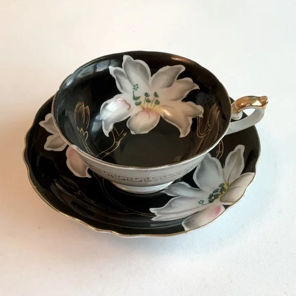 Chugai China ~ Lilies Tea Cup