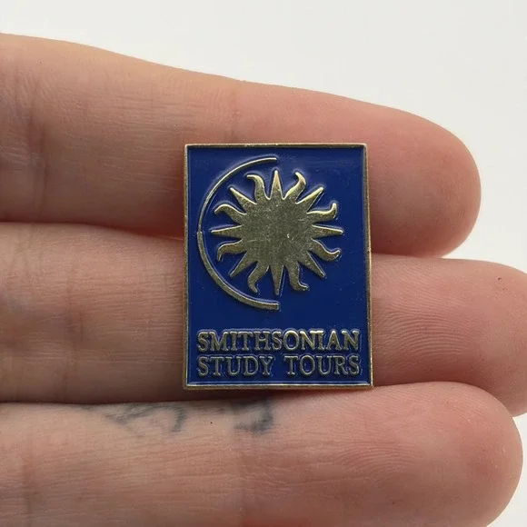 Smithsonian Museum Study Tours Lapel Hat Pin