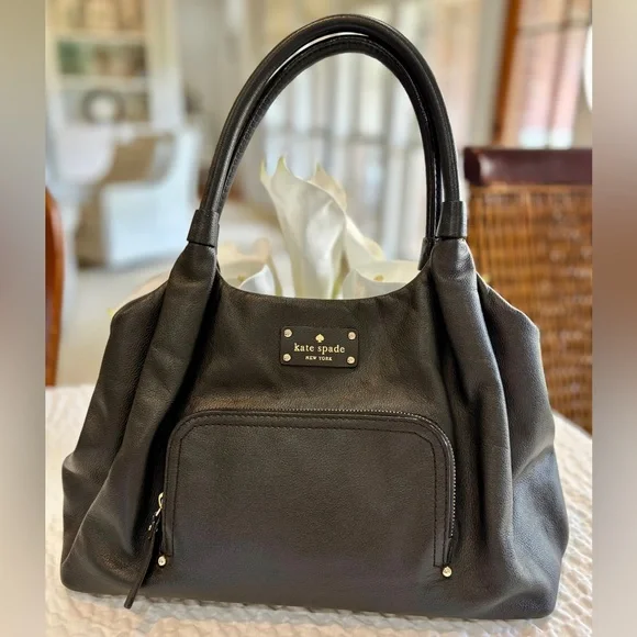 Kate Spade NY Street Stevie Shoulder Bag in EUC Very  Hip ♠️🤍!