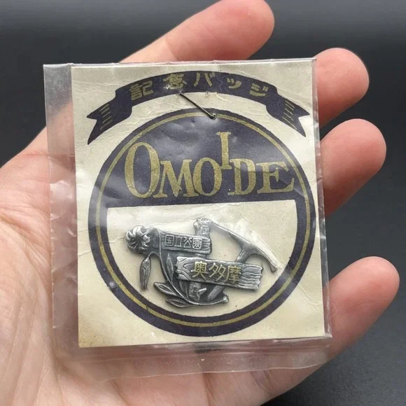 Japanese Omoide‎ Lapel Hat Pin