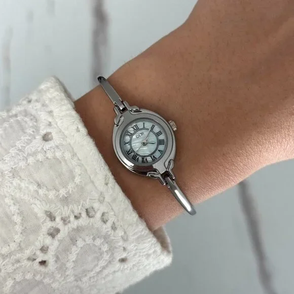 Sku:0203 Silver baby blue mini‎ Watch + in a gift box+ a tool for reducing strap