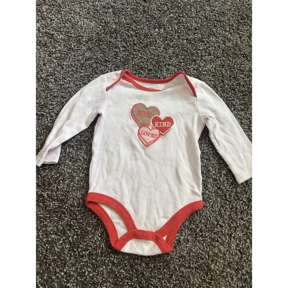 Wonder Nation Baby Long Sleeve Heart Graphic Bodysuit White & Red 6–9M