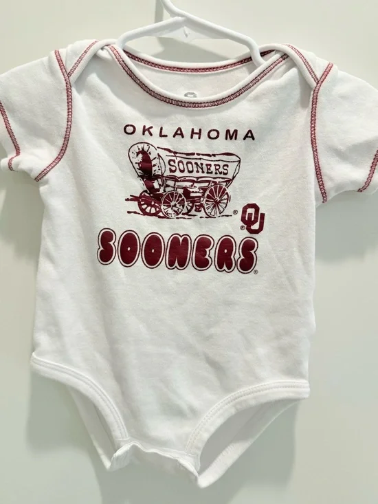 Oklahoma Sooners Infant Bodysuit Onesie 12 Months White Crimson Retro