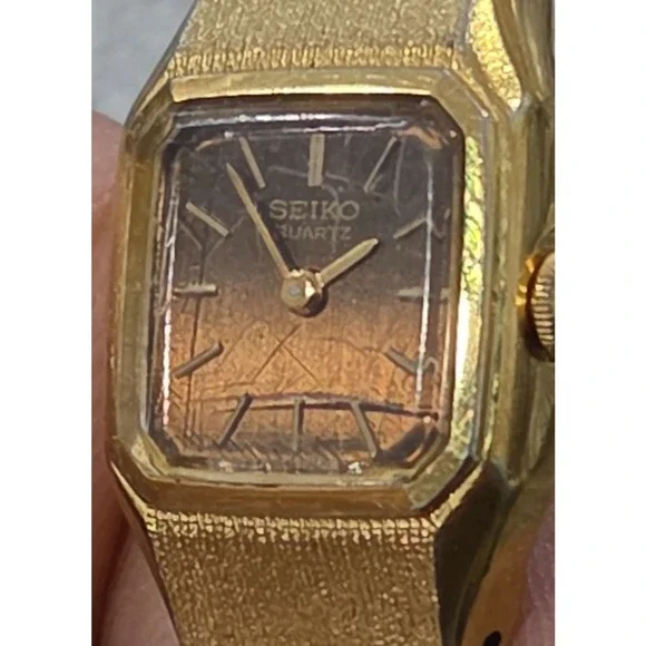 Vintage SEIKO Gold Tone Tank‎ Watch Women Copper Dial Mesh Band Art Deco Petite