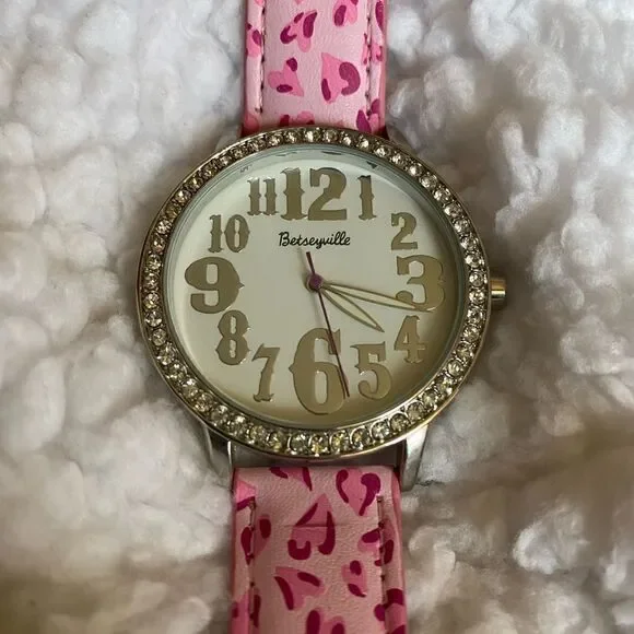 *NWOT* Betseyville Betsy Johnson Pink Heart Leopard Watch