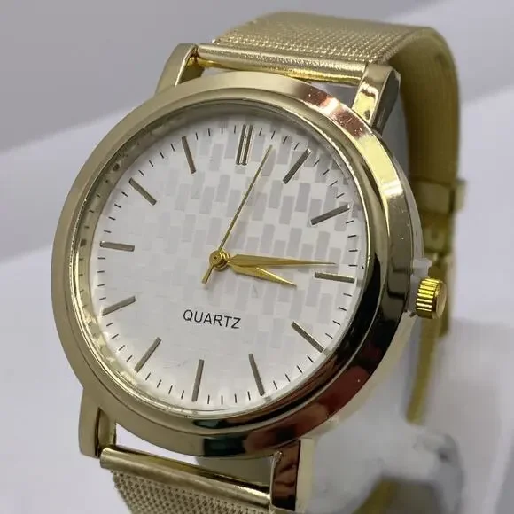Unisex Gold Tone Quartz Fashion Watch New New Battery