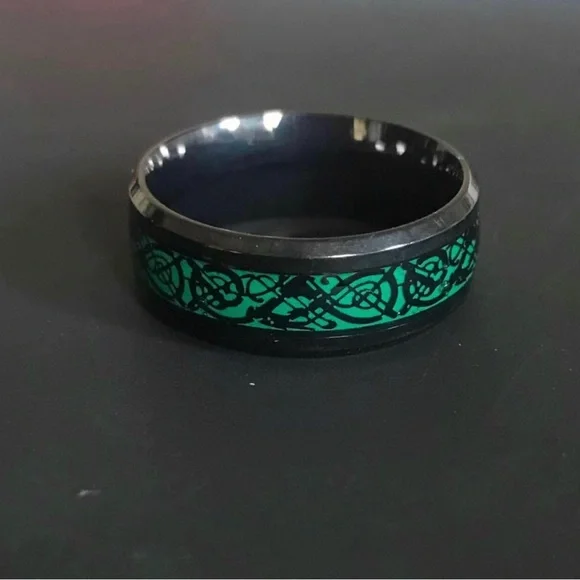 Black and Green Celtic Pattern Men's Ring, Stainless Steel
