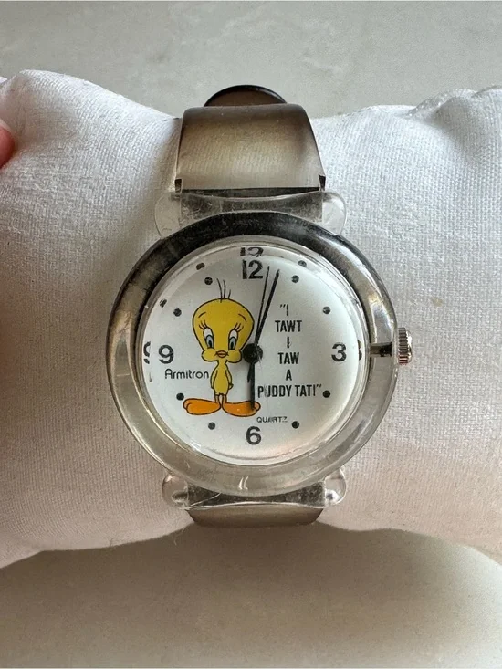 Vintage Looney Tunes Tweety bird wristwatch