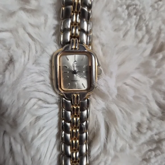 Vintage Golden Watch 24K Gold Plated Quartz Japan Movement Womens Ladies Classic