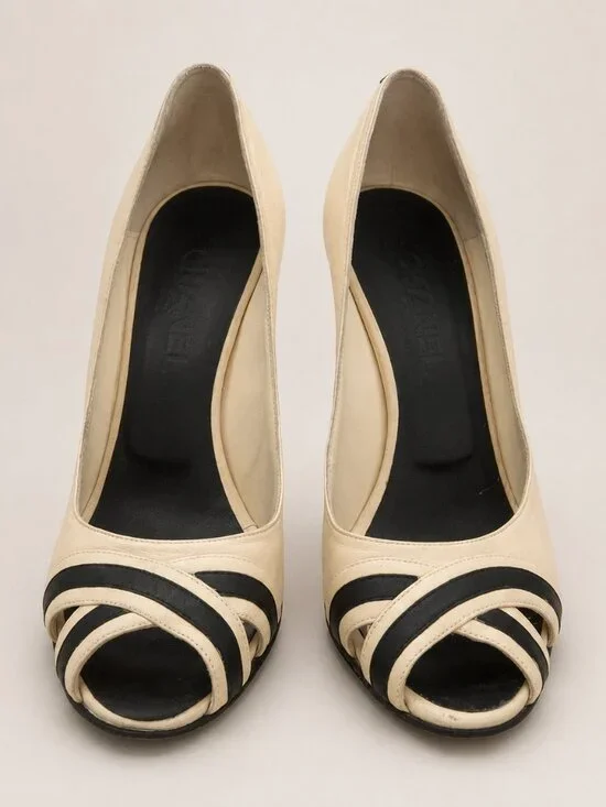 Vintage Chanel Two-Tone Cream White Black Peep-Toe Pumps IT 39 us size 8.5 rare