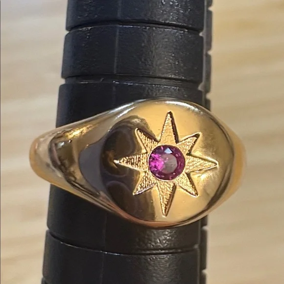 New 18k‎ Gold plated  Ring size 5.5