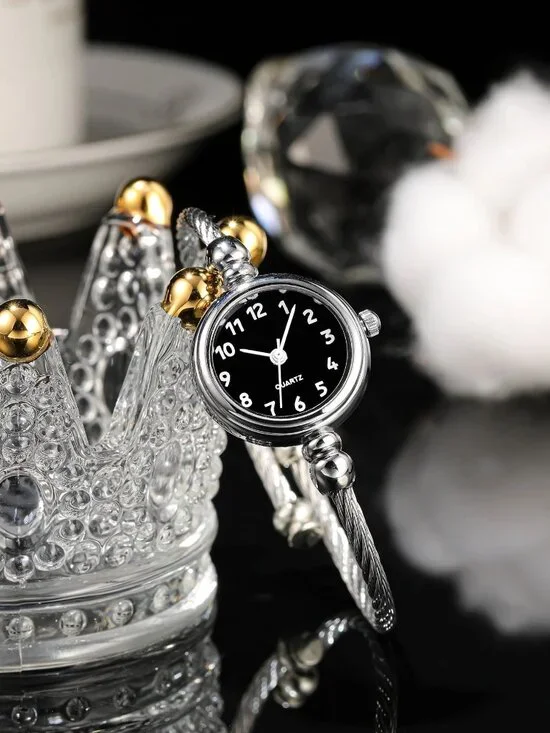Roman Women's Black and Grey bracelet  Watch