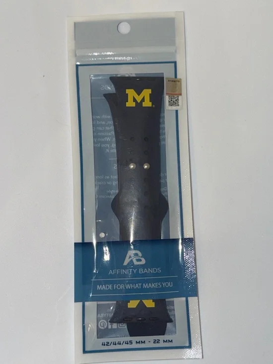 Michigan Wolverines 42/44/45mm Apple Watch Silicone Sport Band - New