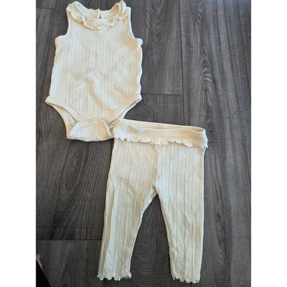 Cloud‎ island baby girl set 12 mos