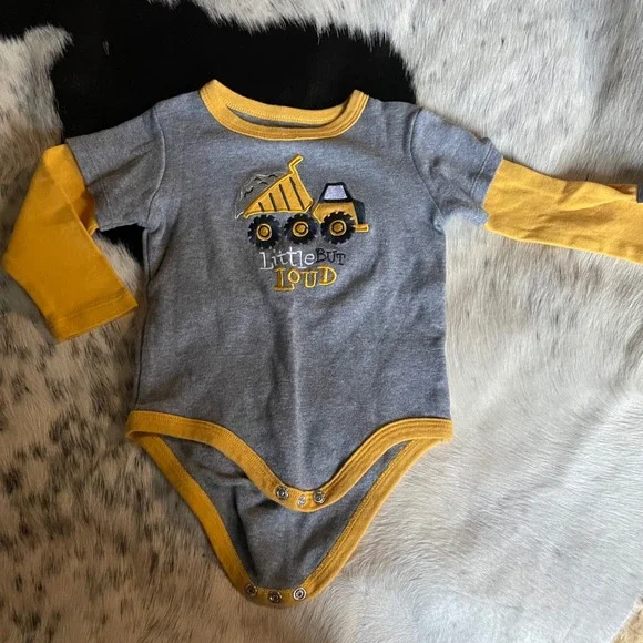 John Deere Baby Bodysuit‎ Gray Yellow Dump Truck Little But Loud 9/12 Months