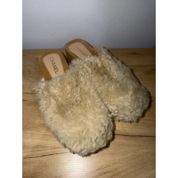 Auth. Chanel Black Beige Lamb Shearling Clogs Mules Shoes 41