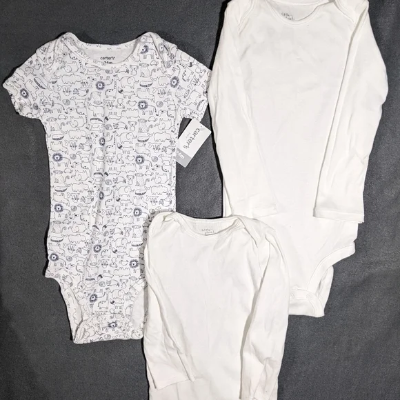 Unisex‎ Carter's bodysuits onesies size 24 months