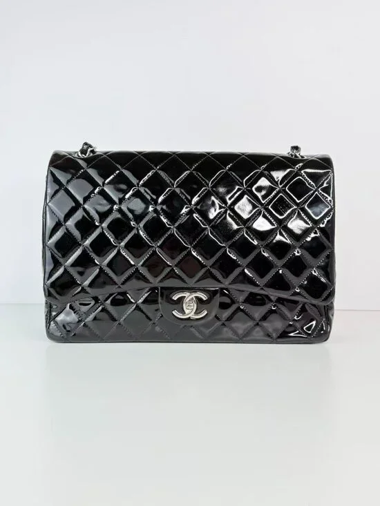 Channel classic flag shoulder bag