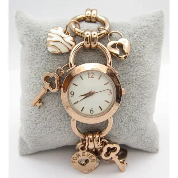 Women Charter Club Quartz WR Analog 27mm Round Watch (H489)‎ 