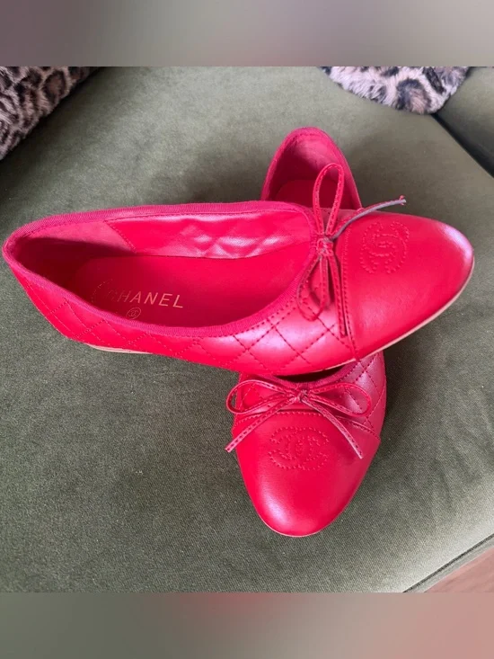 CHANEL Red Quilted Leather Ballet Flats with Bow