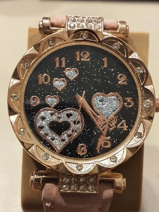 🦋10/$20🦋 Goldtone/Black Rhinestone Leather Hearts Women's Watch