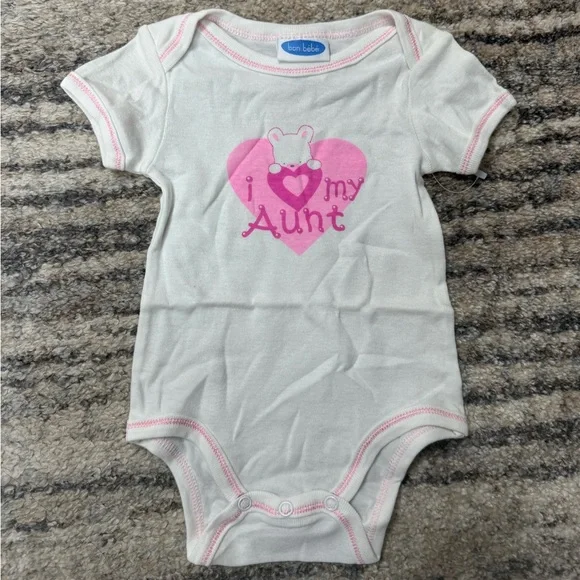 “I love my aunt” baby onesie