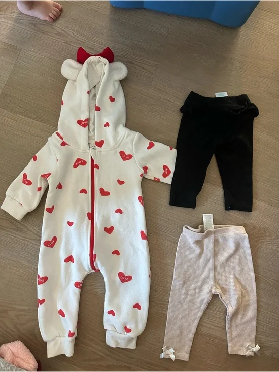 Kids One-Piece Hooded Heart Print Romper - White with Red Hearts