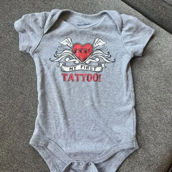 “Mom” My First Tattoo !!‎ Baby Clothes 12M  One Piece Bodysuit Garanimals