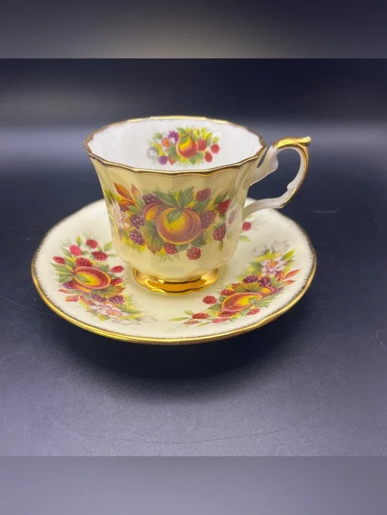 Vintage Elizabethan Staffordshire Teacup Saucer Set England Gold Orchard Fruit