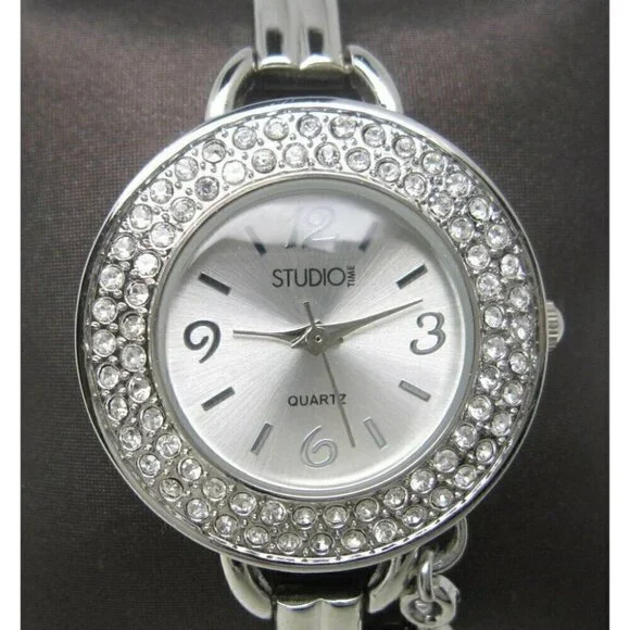 Women Studio Quartz Crystals‎ Analog 32mm Dial Watch (C884)