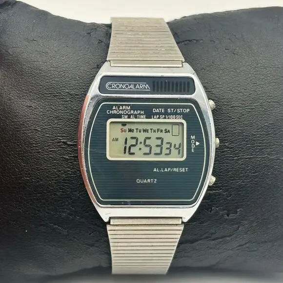 Vintage 1980s Crono Alarm Silver Tone St. Steel Digital Quartz Watch
