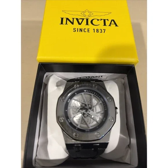 Invicta Speedway Rim 70038 Men’s Black Silicone Strap Quartz Watch New in Box