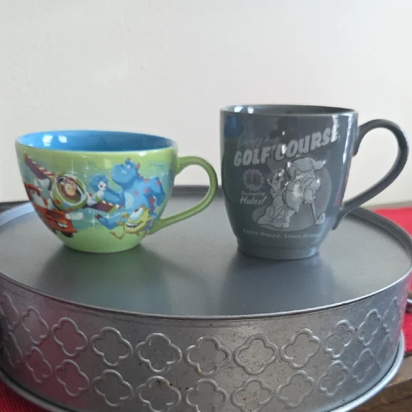 Set Of 2 Disney Collectible Tea/Coffee Mugs: Excellent Condition