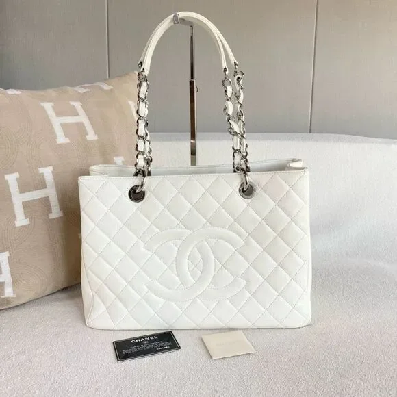 Chanel Women Pre-Loved Bag Very Good Condition