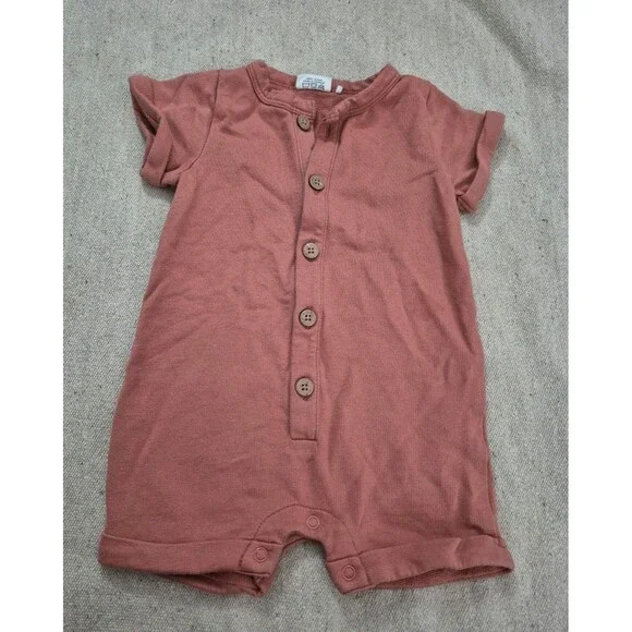 City mouse romper size 9-12 Months
