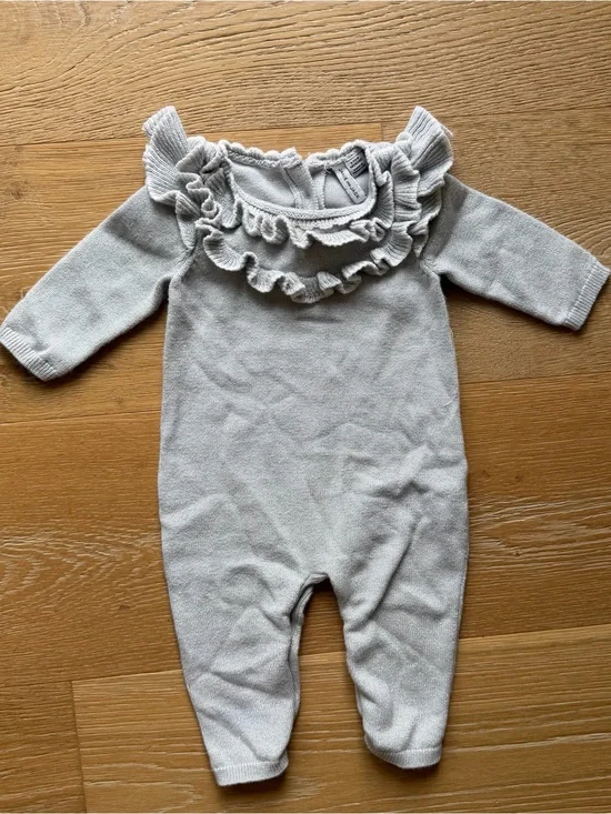 Janie and Jack - Soft Ruffle Knit One-Piece in Light Gray and Silver