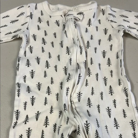 Baby Onesie/Footies Cream with Black Tree Pattern Sz 9m