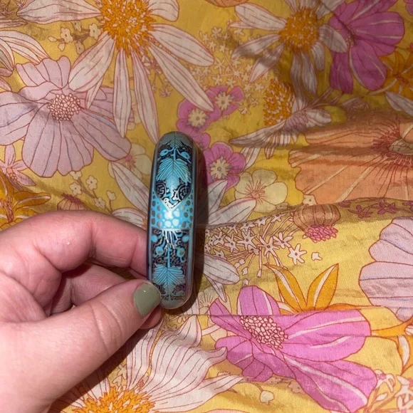 Wooden Floral Patterned Wearable Bracelet