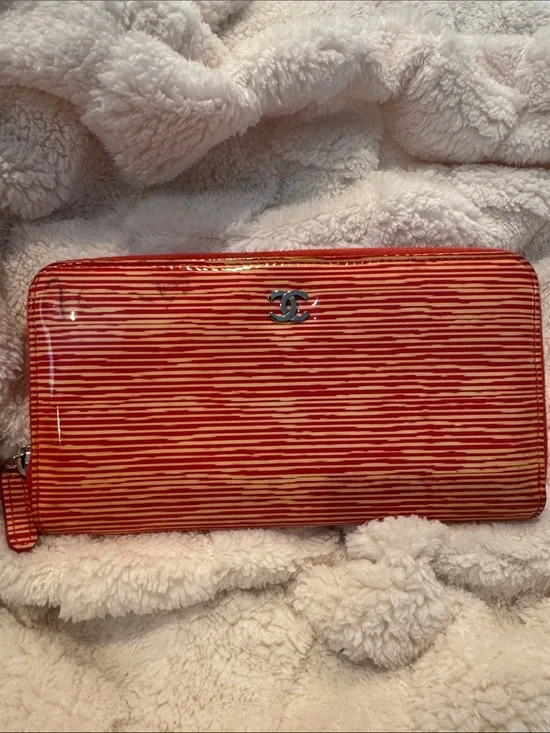 CHANEL Red and Beige Patent Zip-Around Wallet