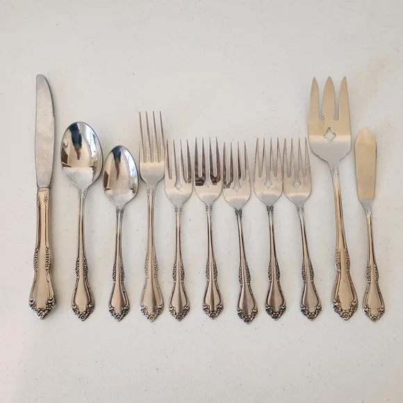 Mixed Lot 11 Pcs WM A Rogers Deluxe Stainless Oneida Ltd Mansfield Flatware