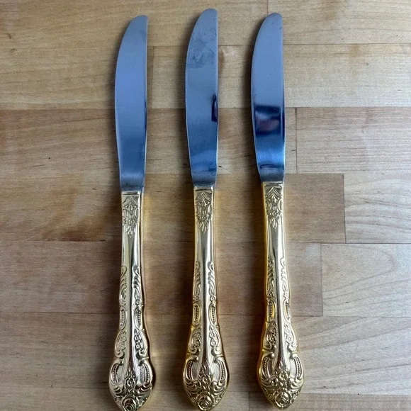 Olde Chelsea‎ Silversmiths Set of 3 Vintage Gold Tone Korea Dinner Knives Ornate