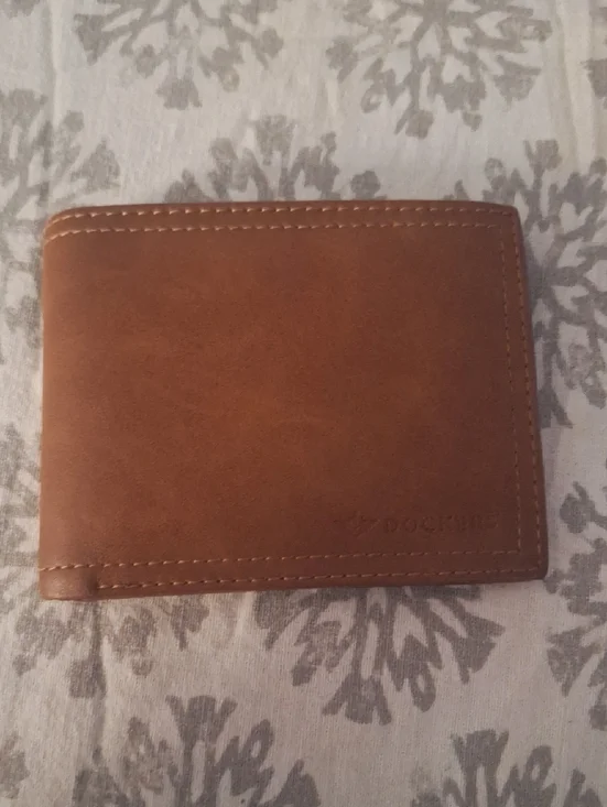 Dockers Brown Leather Bifold Wallet with Contrast Stitching