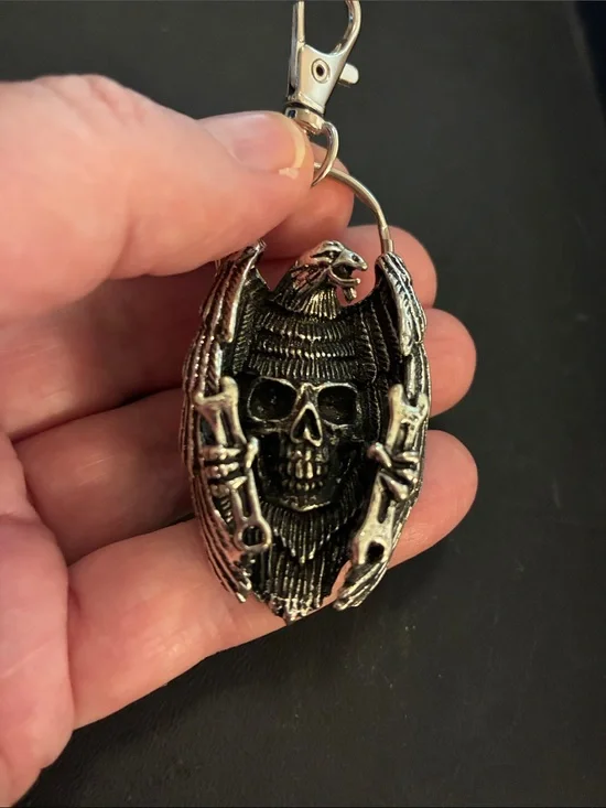 Silver-Tone Skull and Raven Keychain NWOT = New Without Tags